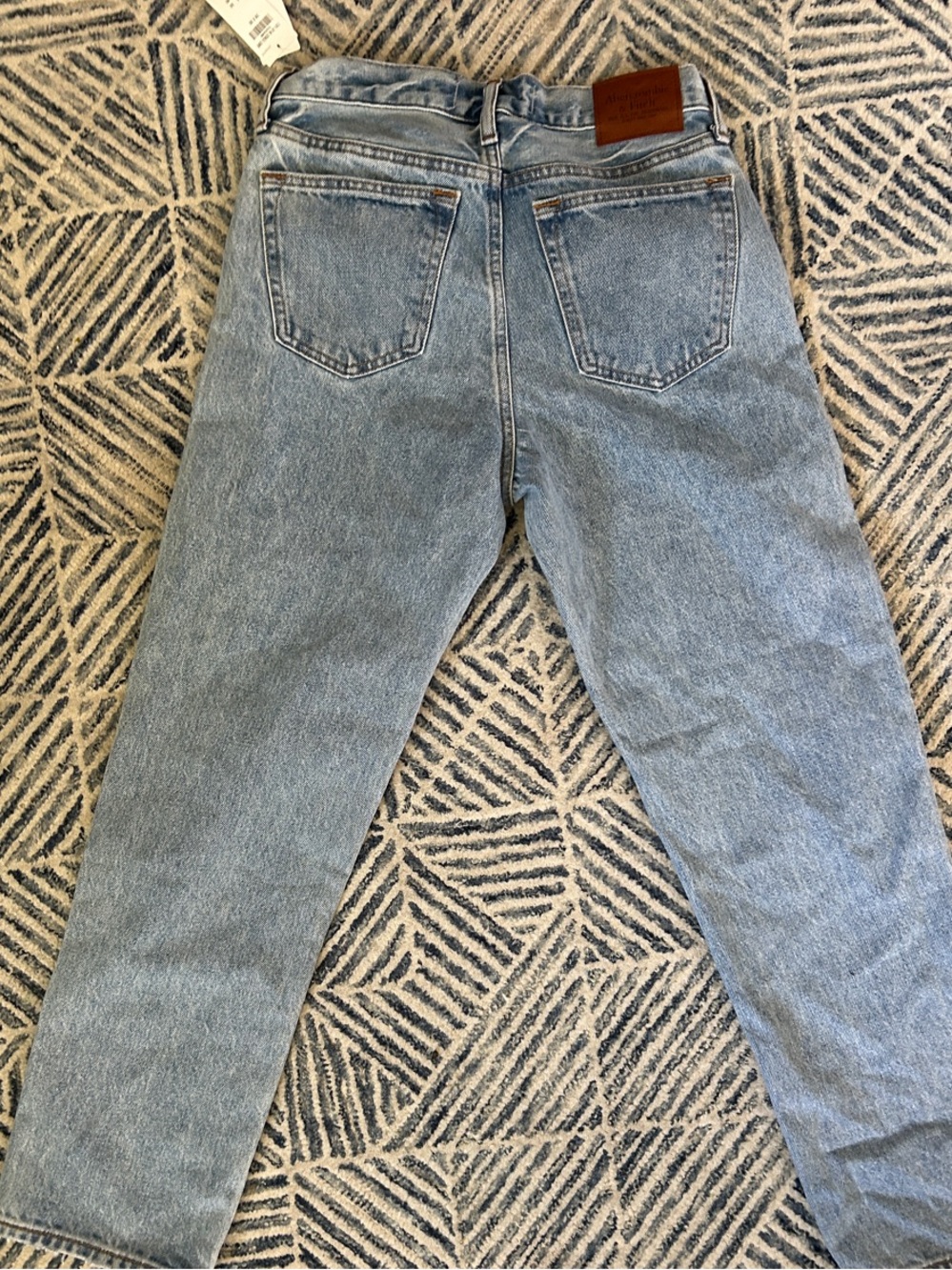 Abercrombie & Fitch Authenticate Rigid Denim Loose Light Blue Jeans with Tags - Picture 4 of 5